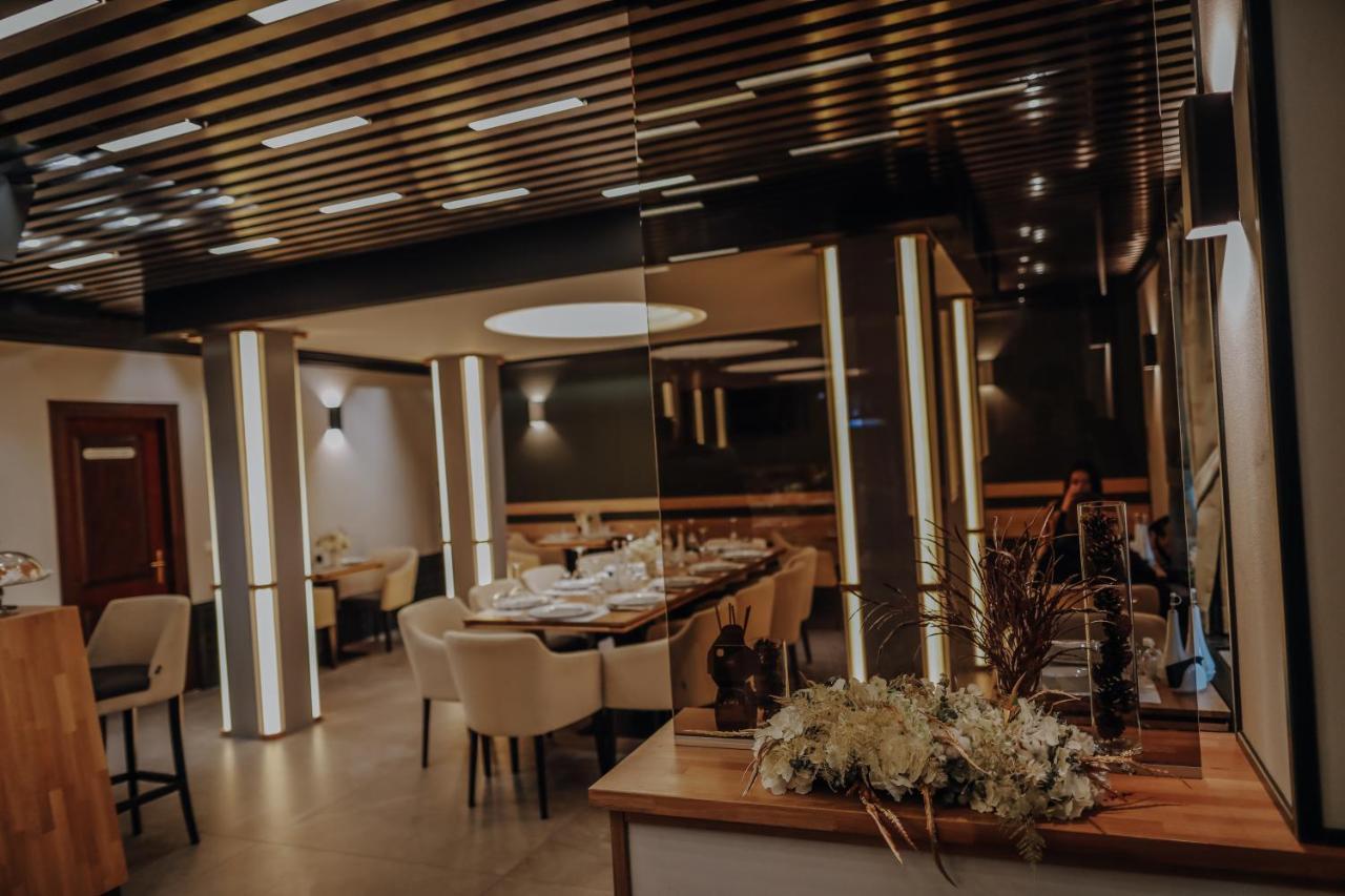 Pensiune Restaurant Capra Neagra Moisei Exterior foto